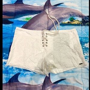 Roxy White Beach Shorts, EUC